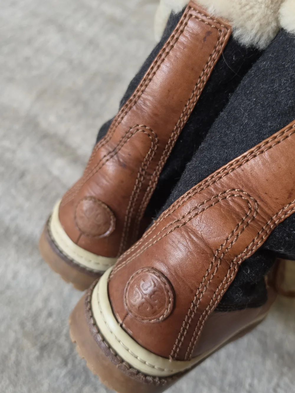 Tory Burch Jada shearling-lined duck boots dark grey flannel brown leather